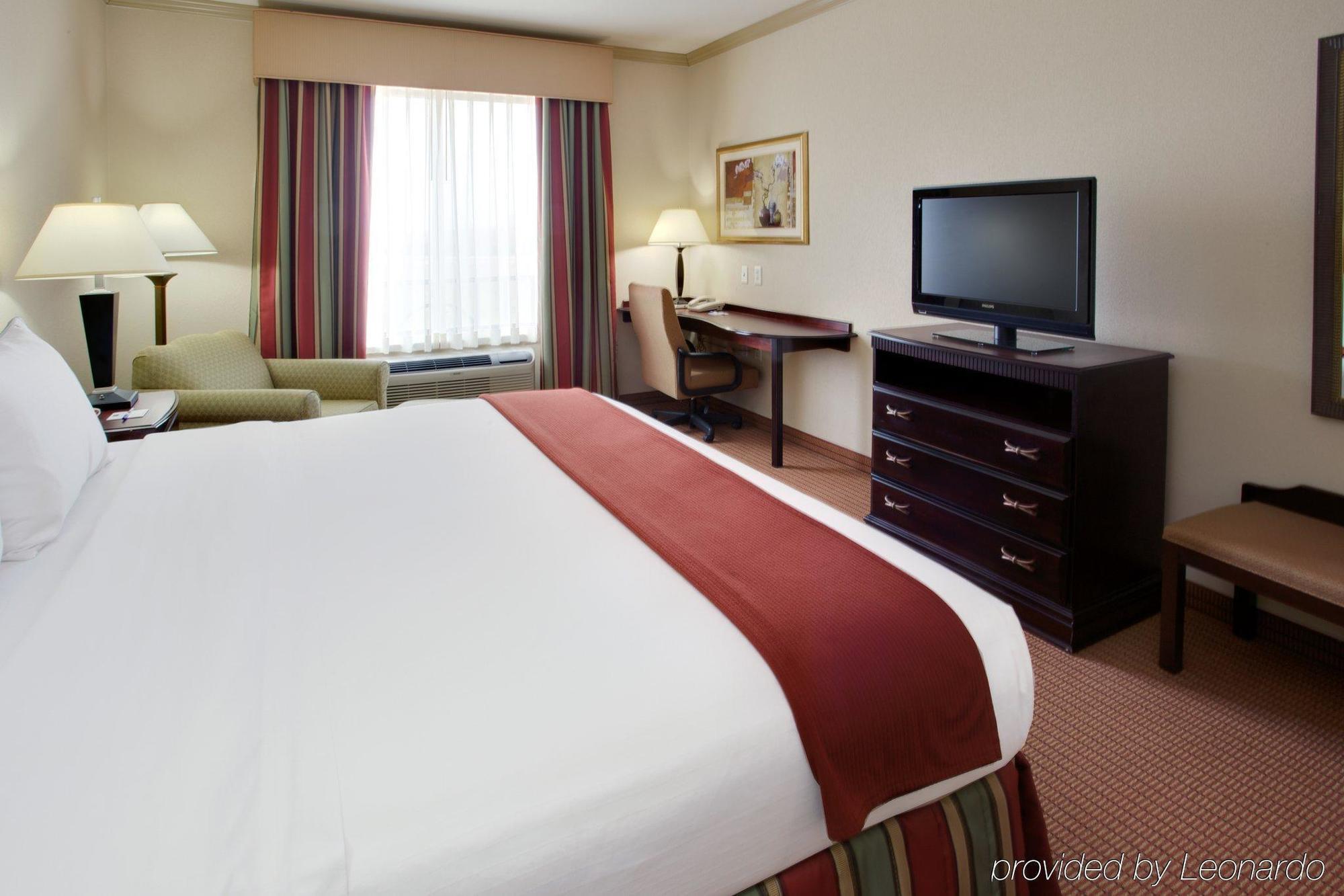 Holiday Inn Express & Suites Wharton By Ihg Oda fotoğraf
